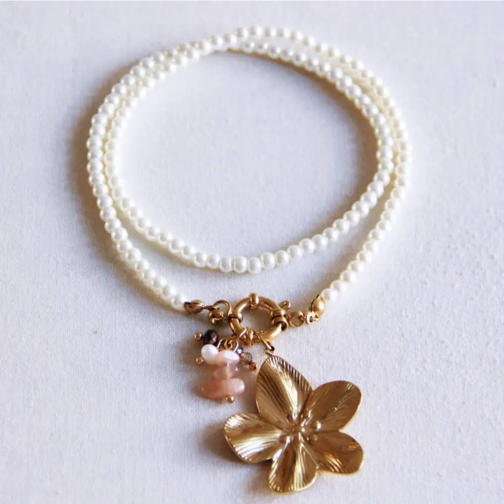 Bazou - Pearl necklace with flower and bunch - nude/brown