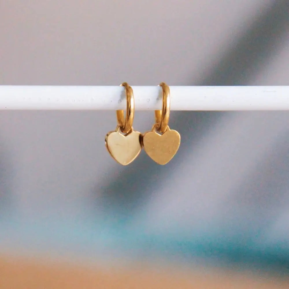 Bazou - Stainless steel hoop earrings with mini heart – gold