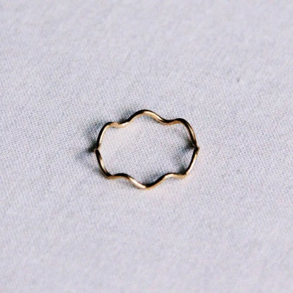 Bazou - Stainless steel minimalist wave ring - gold