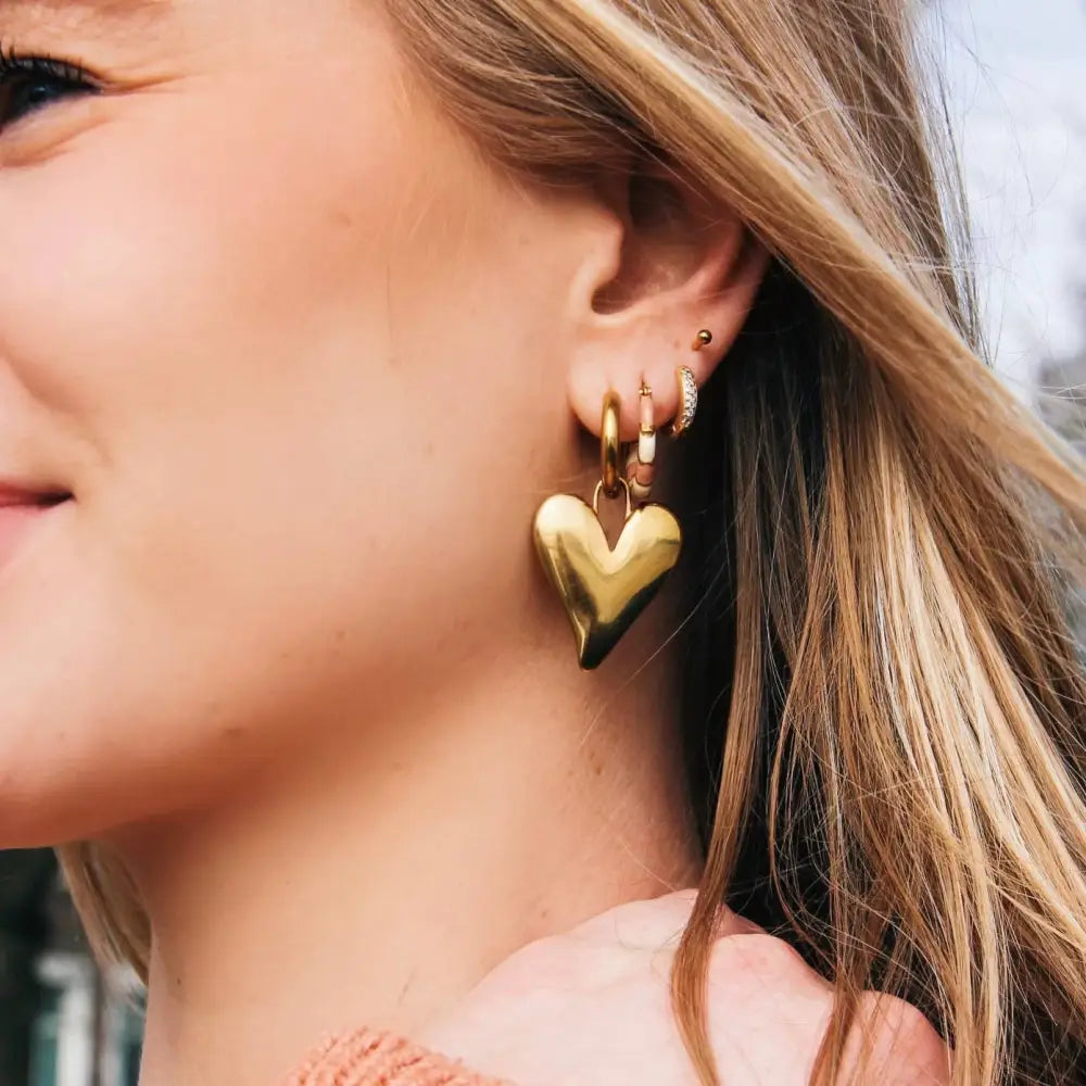 Wide Hoop With Closed Heart - Gold