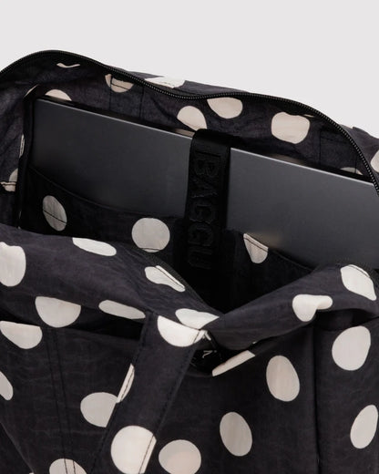 BAGGU Everyday Cloud Bag Black and Cream Polka Dot strap and hardware detail - PABOOM