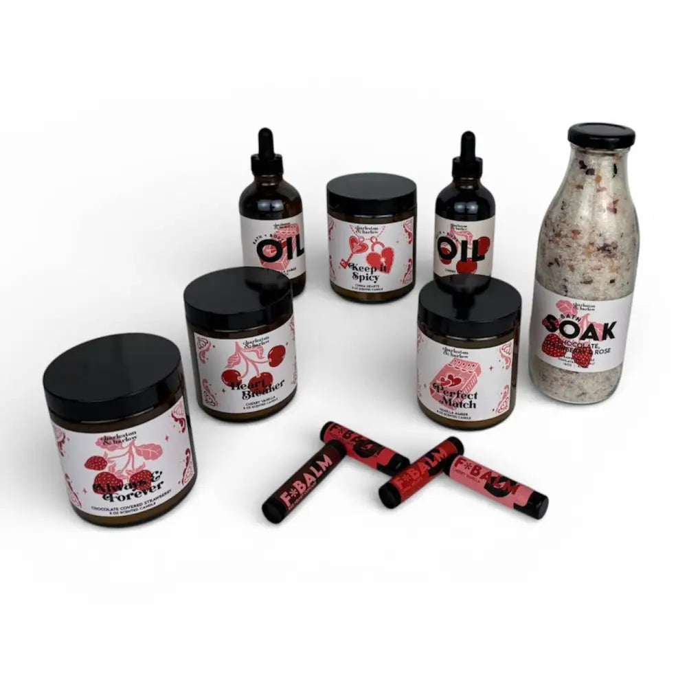 Charleston & Harlow Candle Co. - Keep it Spicy Cinna Hearts Soy