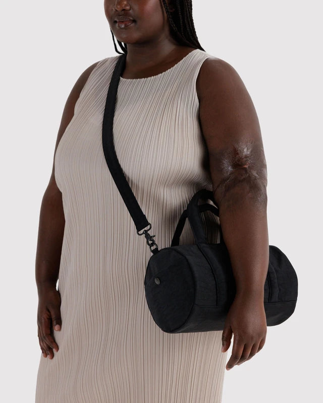 BAGGU Nylon Duffle Bag Black side profile - PABOOM