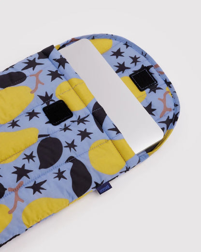 BAGGU Puffy Laptop Sleeve 13"/14" Golden Pears closure flap detail - PABOOM