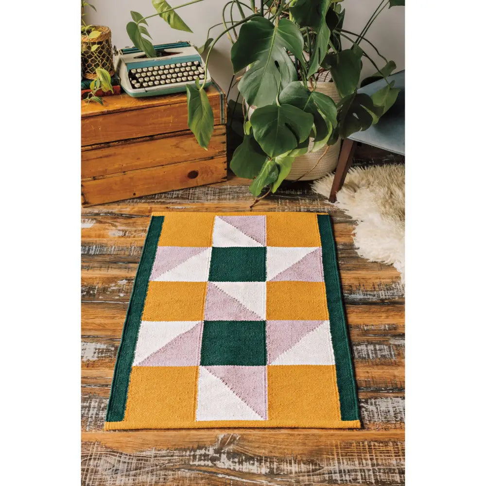Danica - geometric patterned rug