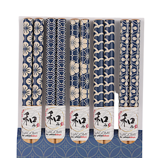 Five pairs of indigo and cream bamboo chopsticks with traditional Japanese patterns - PABOOM