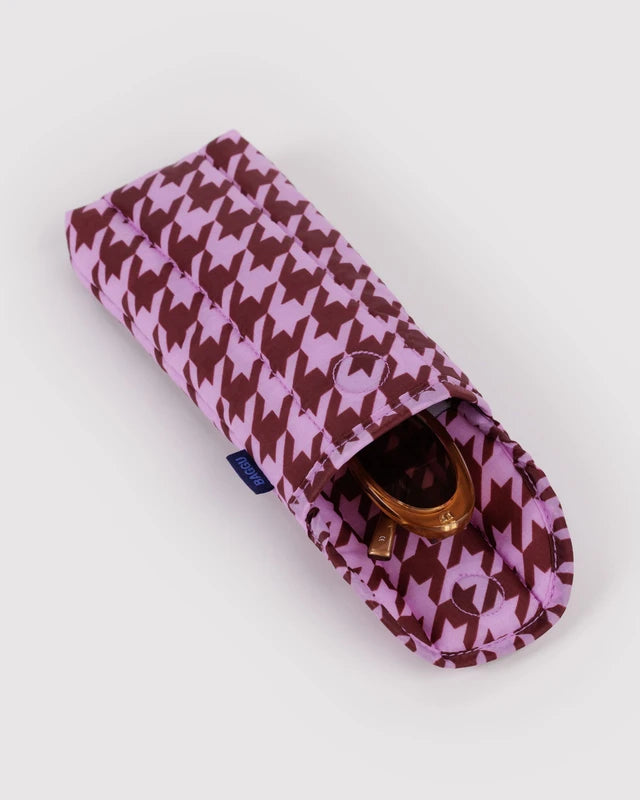 BAGGU Puffy Glasses Sleeve in pink houndstooth shown open to reveal the interior