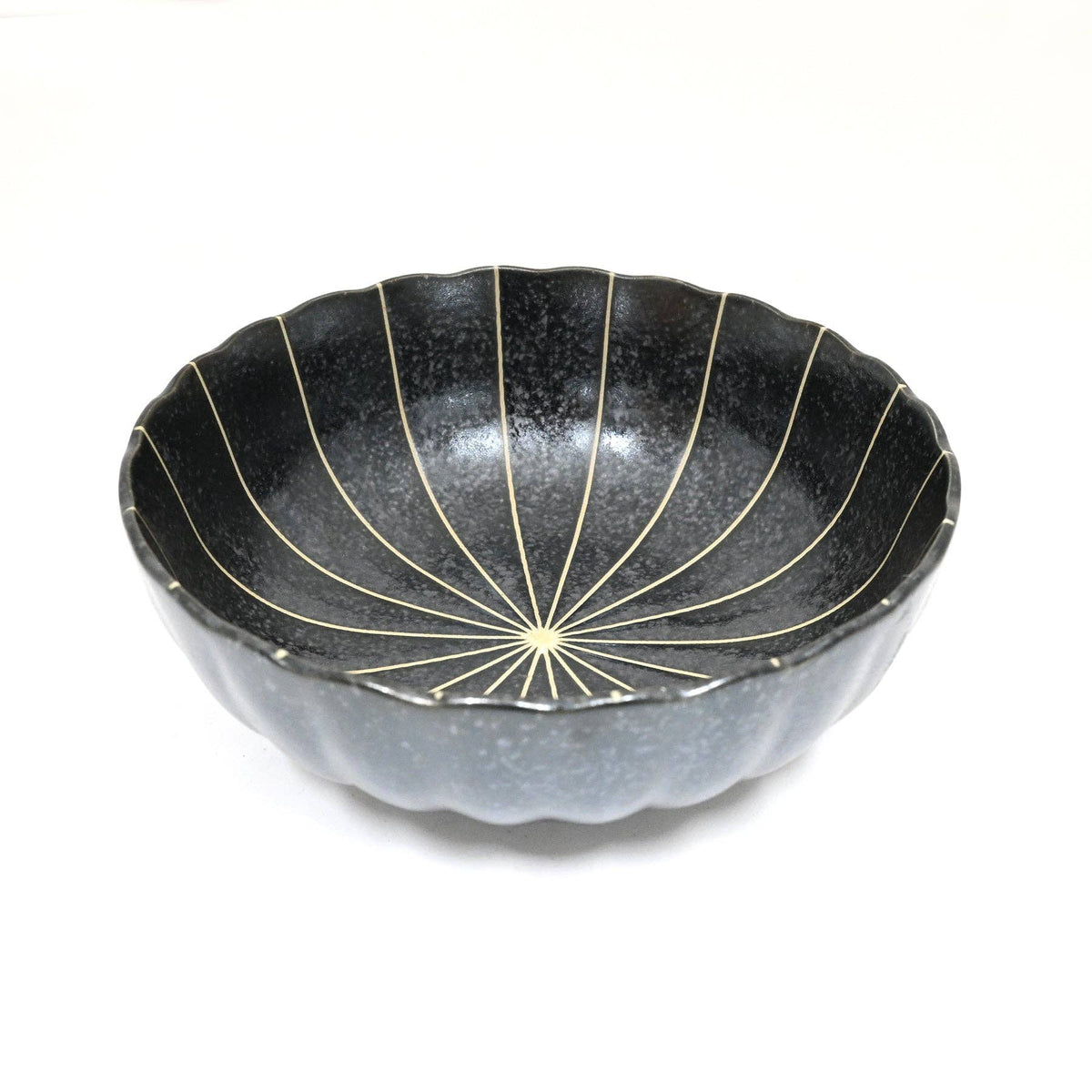 Kikugata Tokusa Black shallow bowl, top view - PABOOM