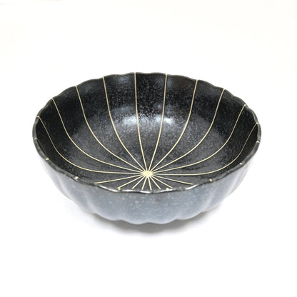 Kikugata Tokusa Black shallow bowl, top view - PABOOM