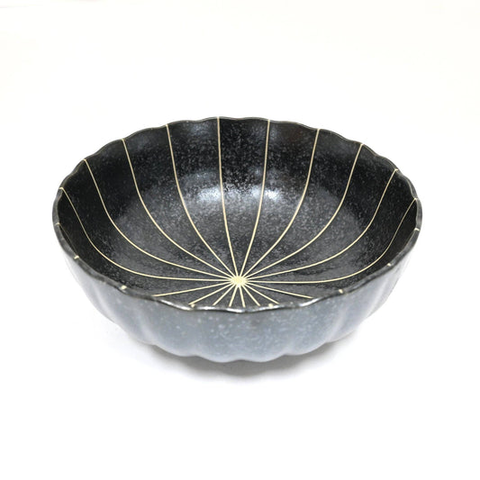Kikugata Tokusa Black shallow bowl, top view - PABOOM
