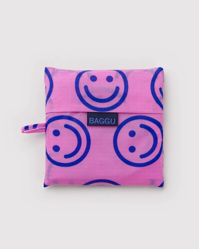 Big Baggu Pop Pink Happy strap and hardware detail - PABOOM
