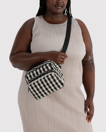 BAGGU Fanny Pack Black and Cream Gingham interior pocket detail - PABOOM