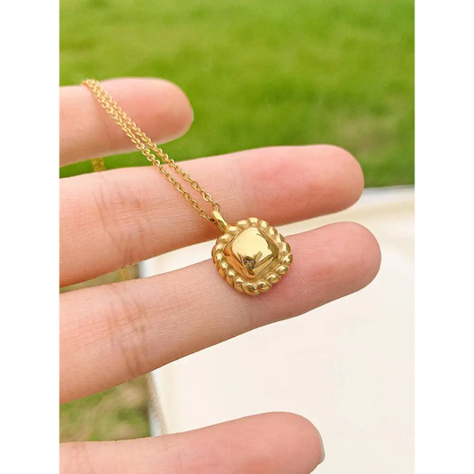 Flânerie by MAIQ - Orla Non-Tarnish Classic Petite Square Necklace Yellow Gold