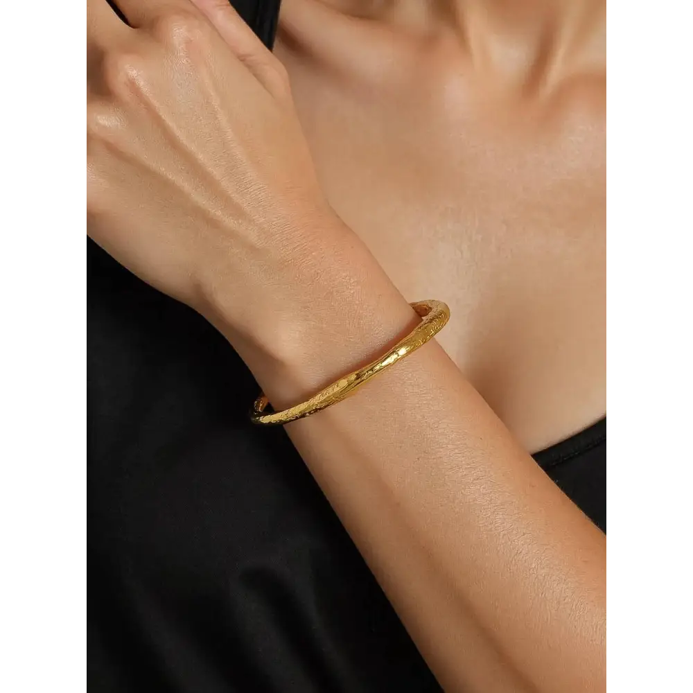Flânerie by MAIQ - Ruvic 18K Gold Non-Tarnish Textured Open Cuff Bracelet Yellow
