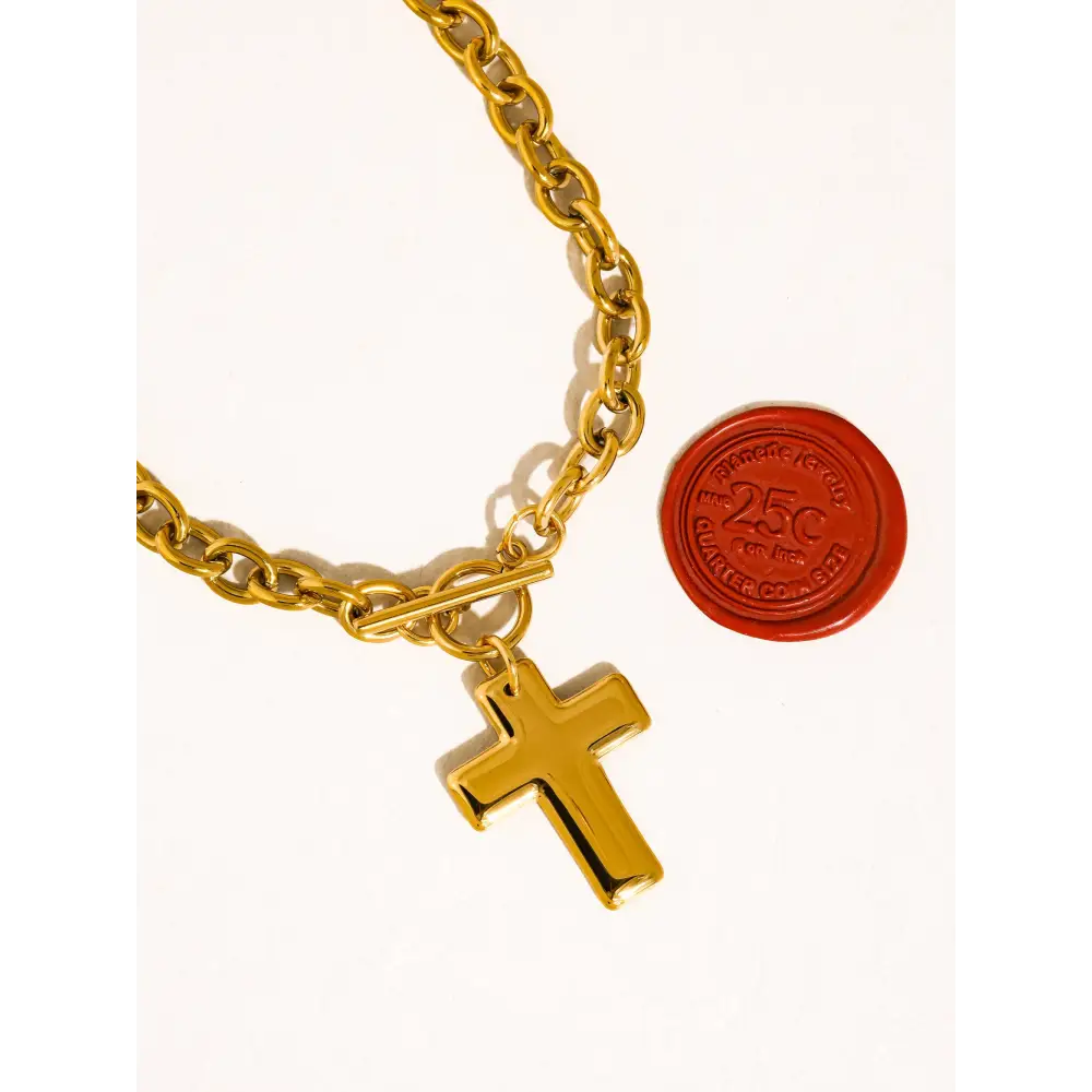 Flânerie by MAIQ - Trinite 18K Gold Non-Tarnish Cross Pendant Necklace Yellow