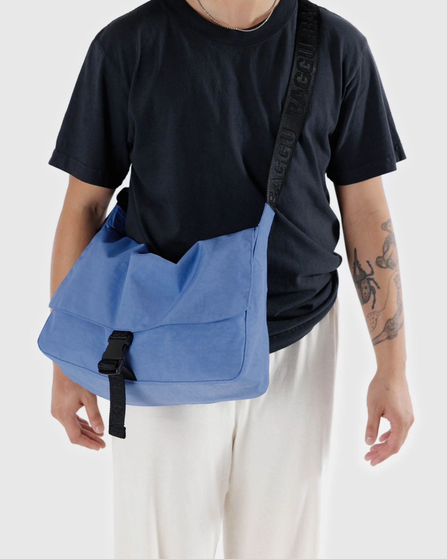 Nylon Messenger Bag Pansy Blue