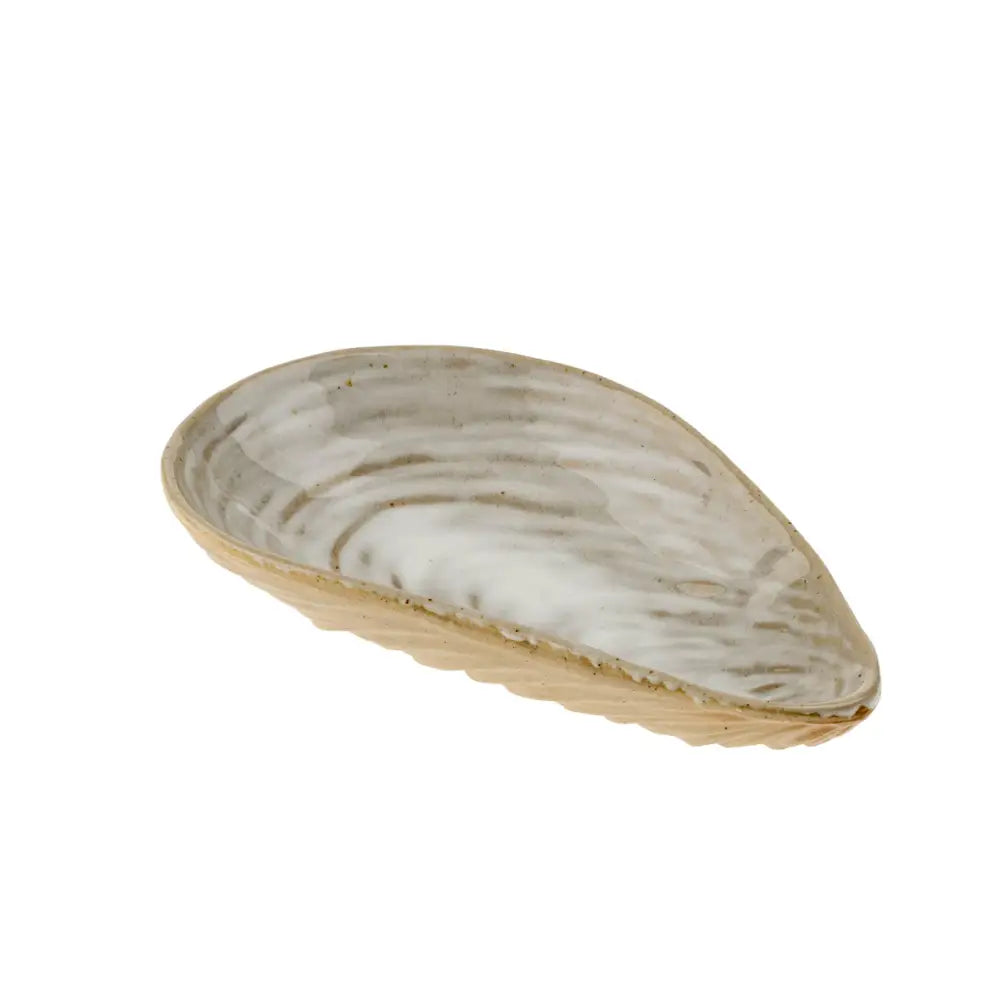 clam shaped dish, ceramic