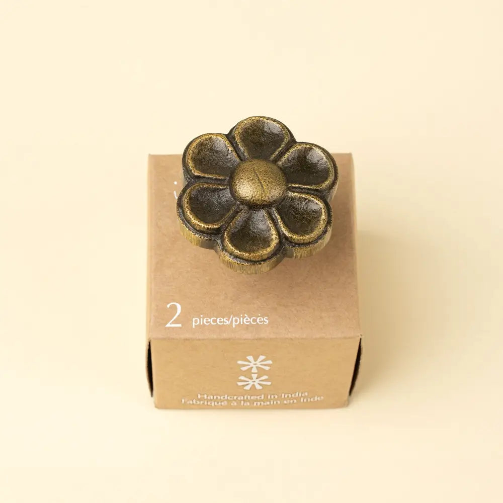 Daisy Iron Knobs Set - Antique Gold