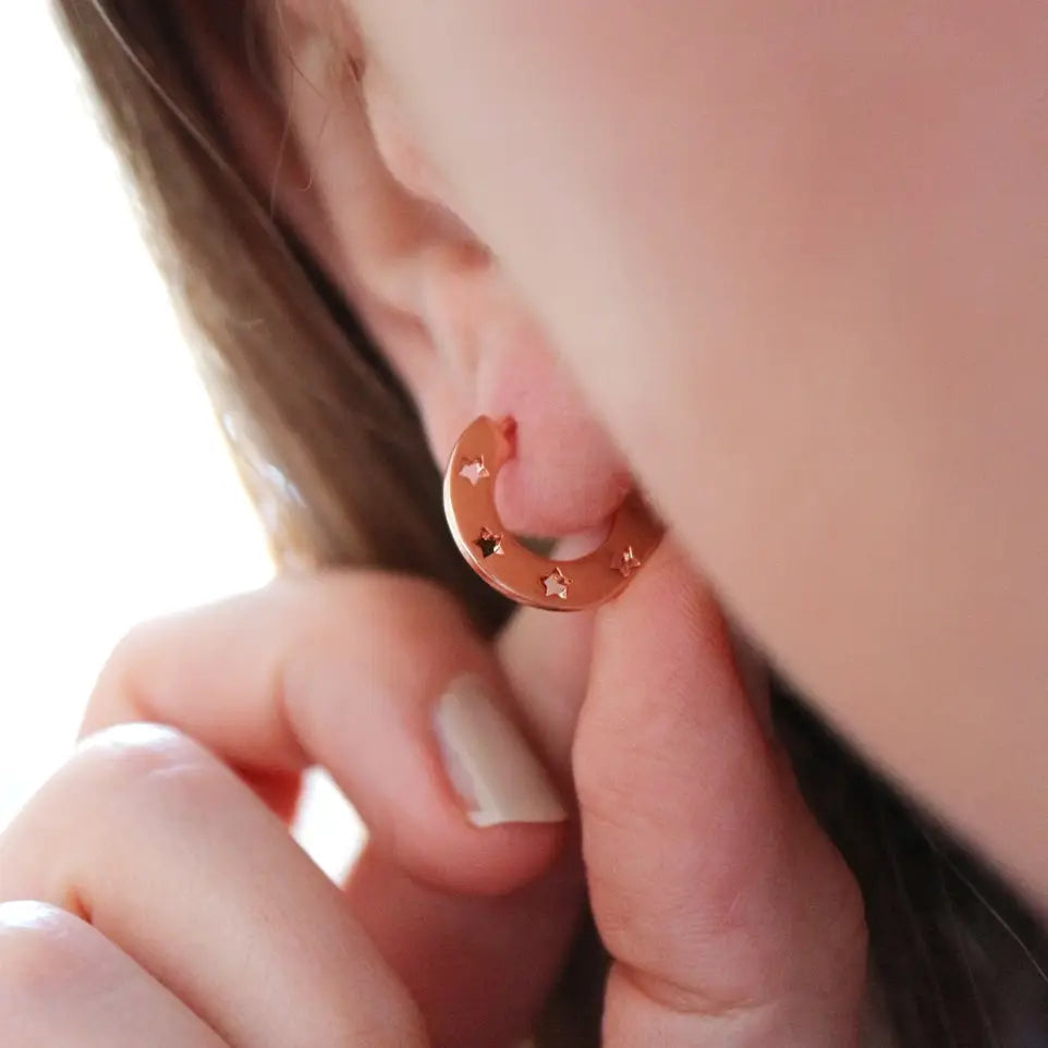 Cut Out Star Hoop Earrings - Gold