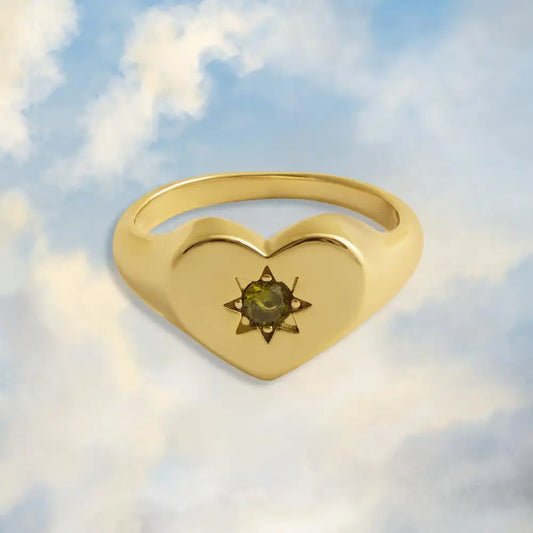 Junk Jewels Ltd - Peridot Heart Signet Ring Extra Small / Gold
