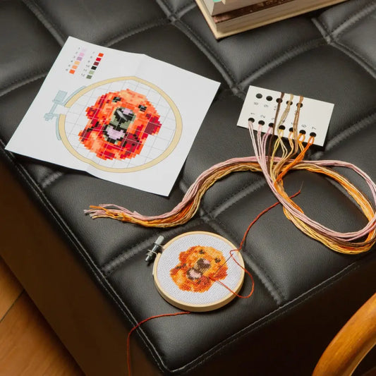 Kikkerland - Dog Mini Cross Embroidery Kit