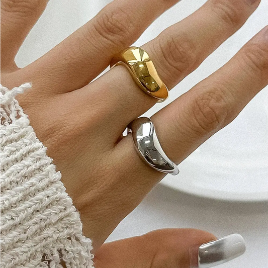 Erin 18K Non-Tarnish Classic Wavy Band - PABOOM