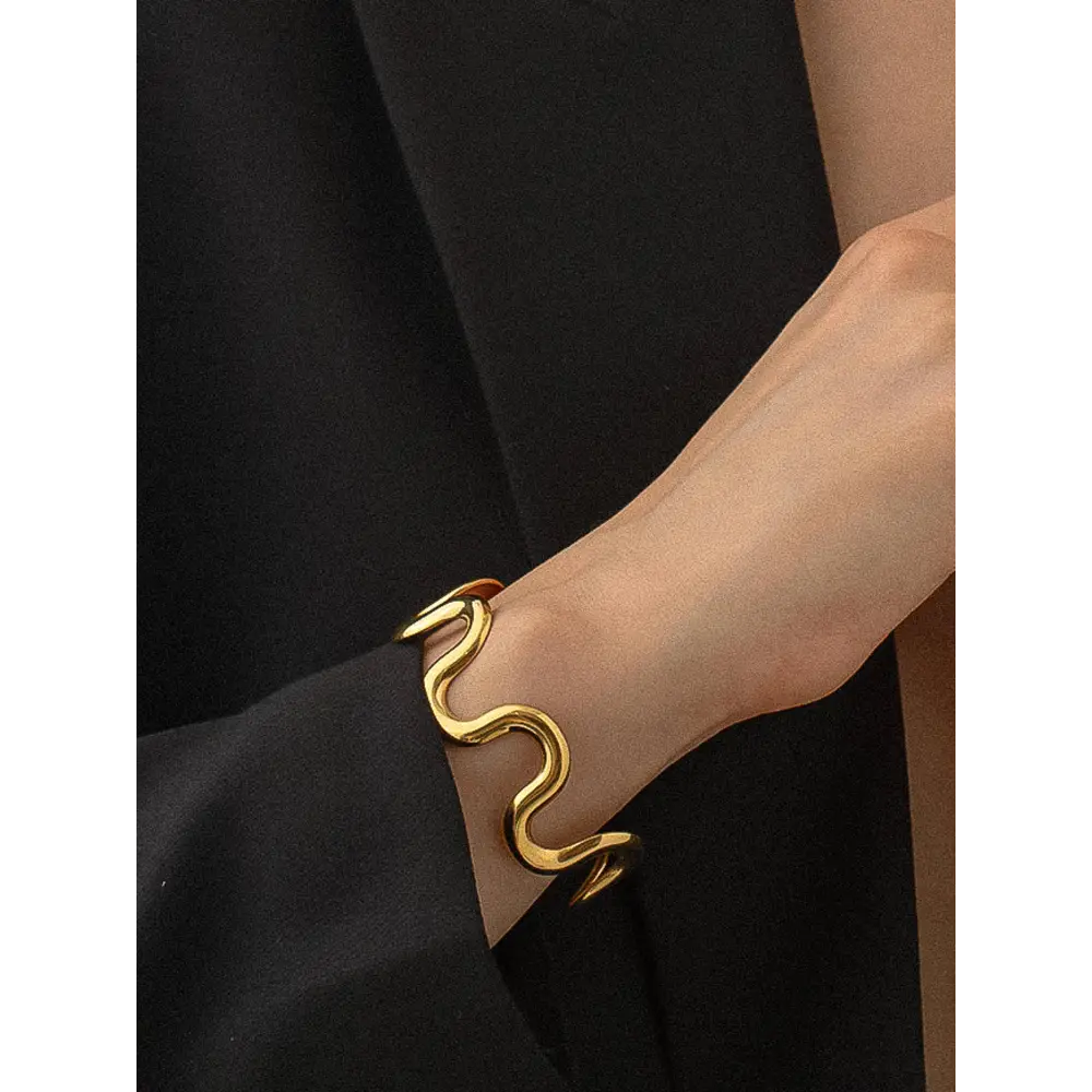 Félix 18K Gold Non-Tarnish Wavy Bold Statement Bracelet - Silver