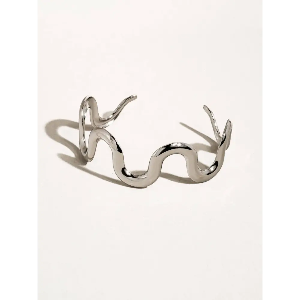 Félix 18K Gold Non-Tarnish Wavy Bold Statement Bracelet - Silver