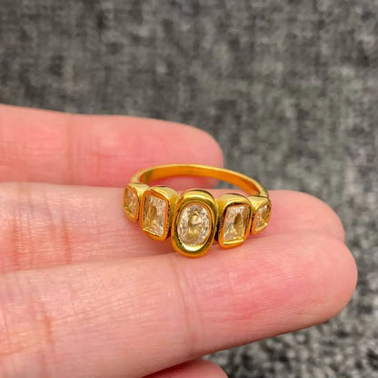Mio Queena - 5 Zircons 18K Gold Plated Stainless Steel Ring - FGS 7 / Golden