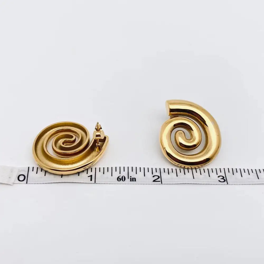 Mio Queena - Conch Shape 18K Gold Plated Stainless Steel Earrings - FGS