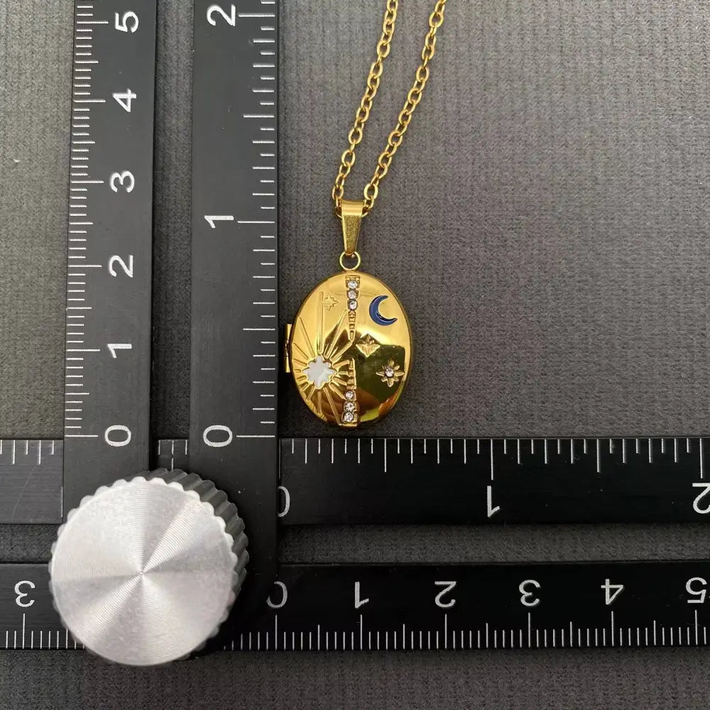 Mio Queena - Star Moon locket charm 18K Golden S.Steel Necklace - FGS/MS