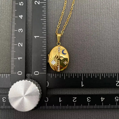 Mio Queena - Star Moon locket charm 18K Golden S.Steel Necklace - FGS/MS