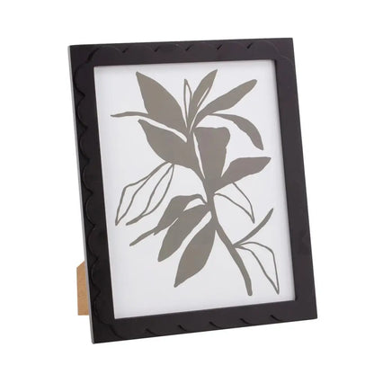 Scalloped Edge Photo Frame - 5 x 7"