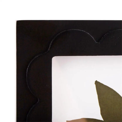 Scalloped Edge Photo Frame - 5 x 7"