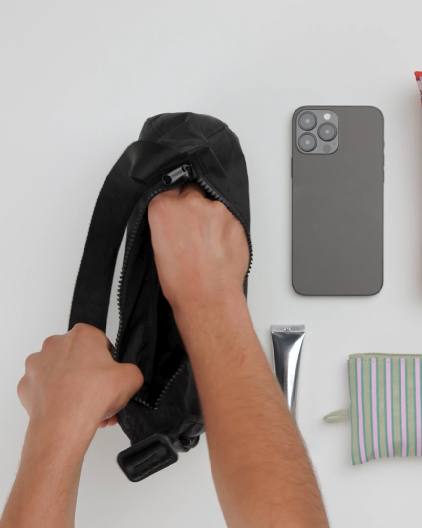 BAGGU Small Nylon Crescent Bag